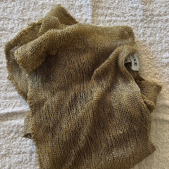 GOLD METALLIC INFINITY SCARF… NEW NEVER WORN. - Picture 5 of 7